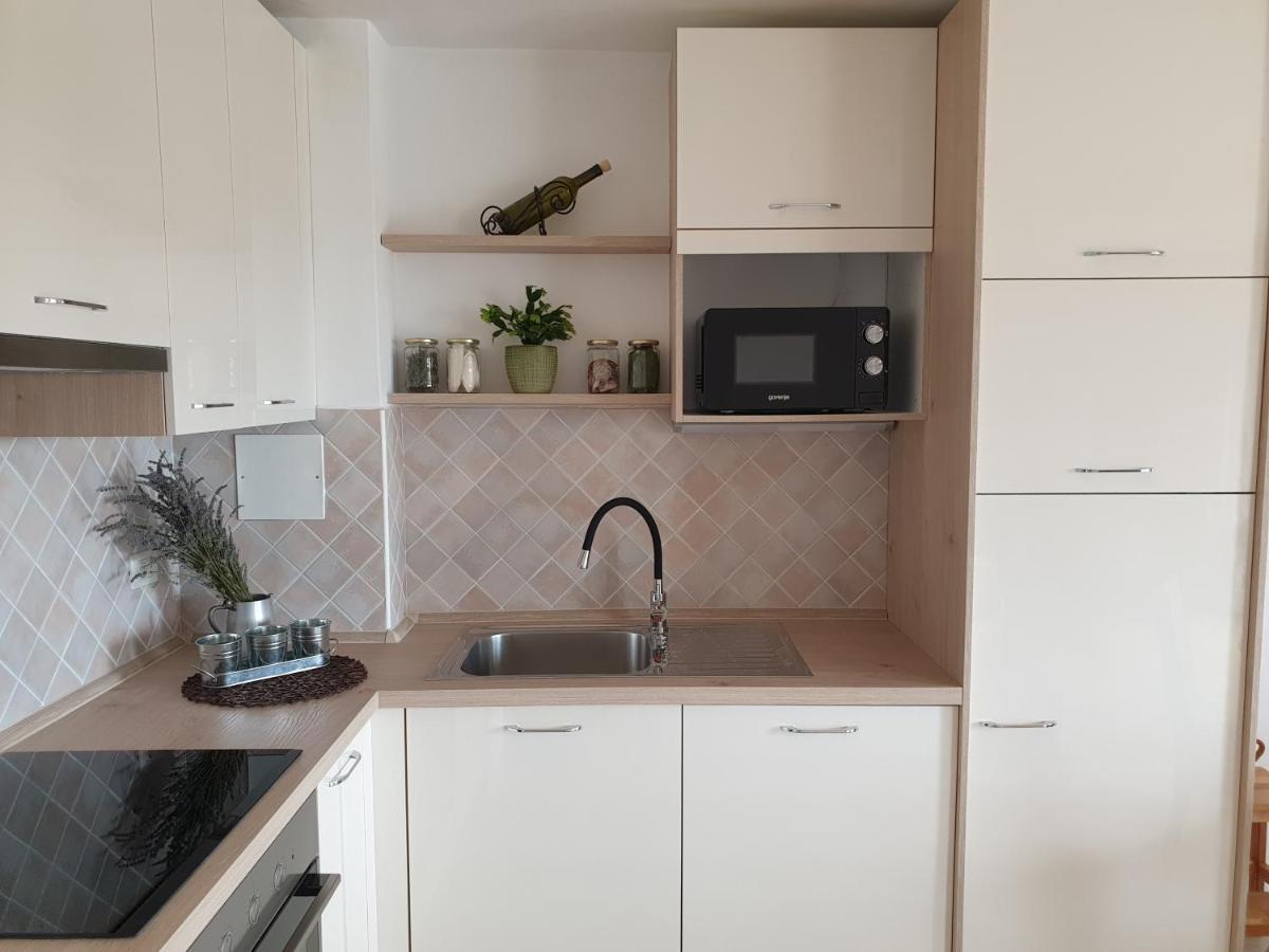 Apartment Maeistro By Privileggio Residence Ровин Екстериор снимка